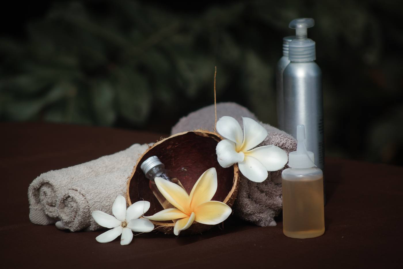 Huiles de massage naturelles, fleurs de frangipanier et tiaré